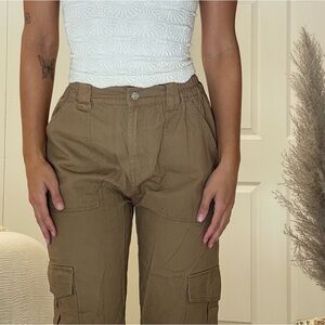 Relaxed cargo pants 🤎